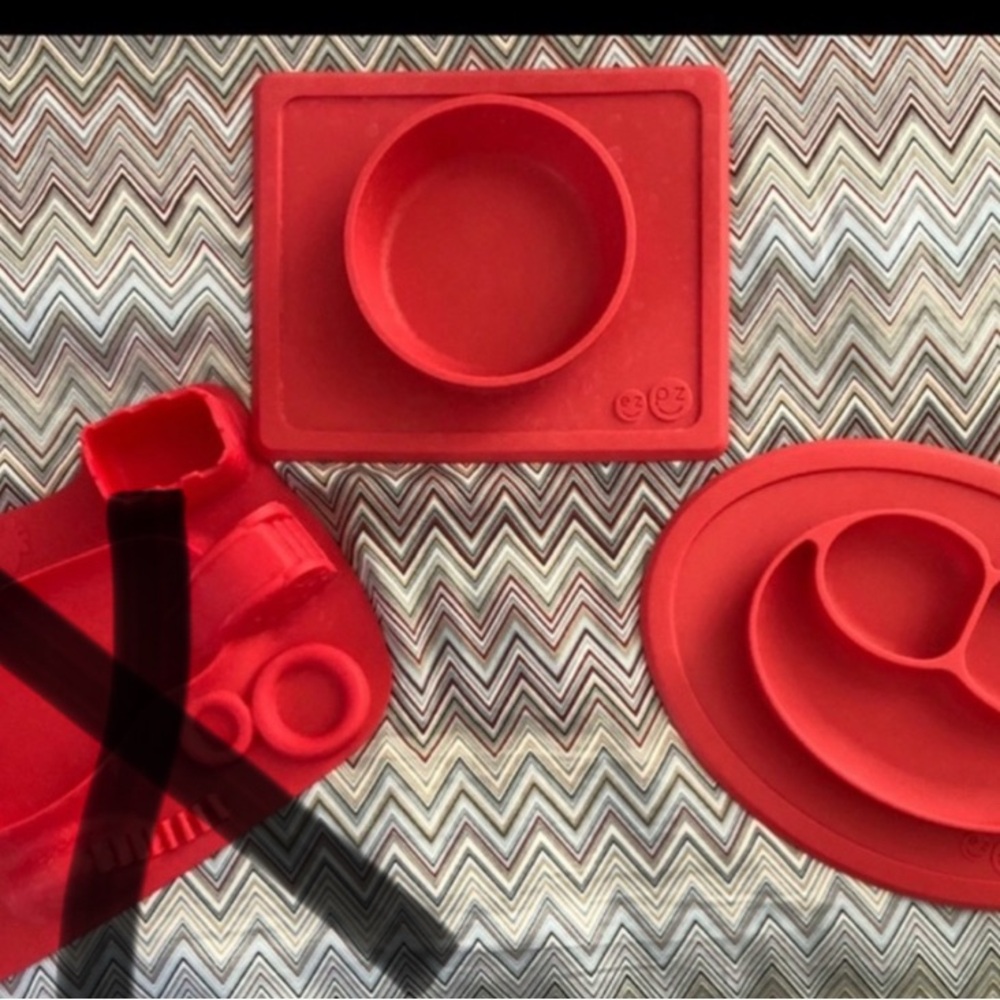 2 x EZPZ mini mat & bowl red baby toddler silicone food plates spill flip proof